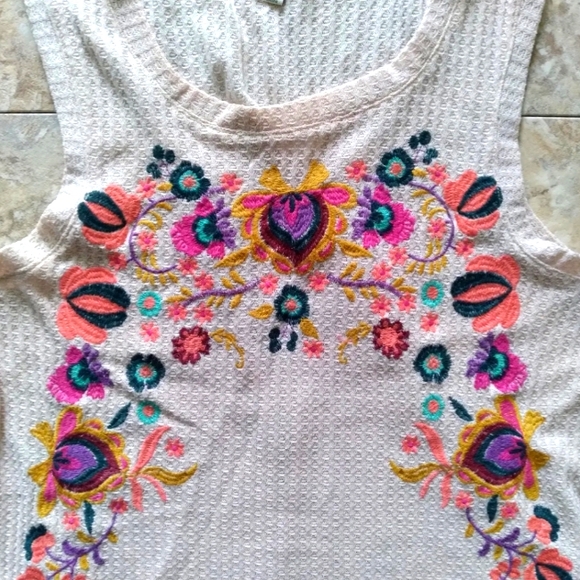 Umgee Embroidered Thermal Waffle Knit Sleeveless tunic dress, size Small - Picture 2 of 6